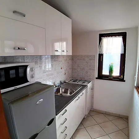 Appartamento With A Parking Space - 2285 *