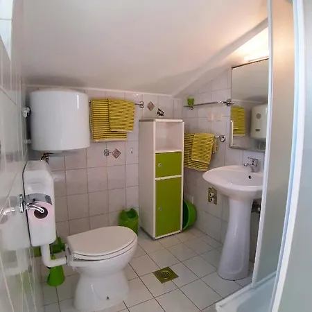 With Parking Space - 2285 Poreč