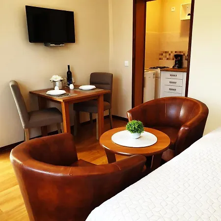 Appartement With Parking Space - 2285 *