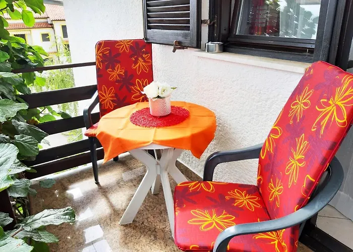 Apartman With Parking Space - 2285 Porec